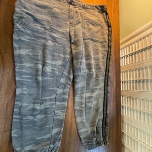 Sanctuary x Anthropologie 16W Camo Joggers